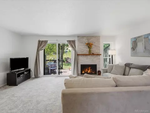 Living - 1345 Bear Mountain Dr #B, Boulder, CO 80305 photo 3 of 3