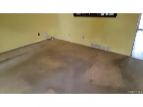 8443 Gray Ct, Arvada, CO 80003 photo 2