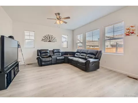 27899 E 6th Pl, Aurora, CO 80018 photo 6
