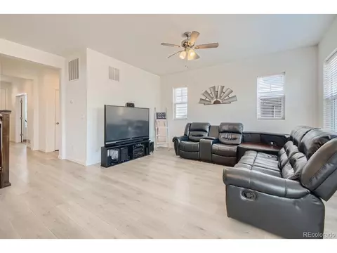 27899 E 6th Pl, Aurora, CO 80018 photo 5