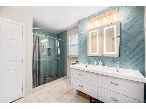 Bath - 9058 E 23rd Ave, Denver, CO 80238 photo 2 of 3
