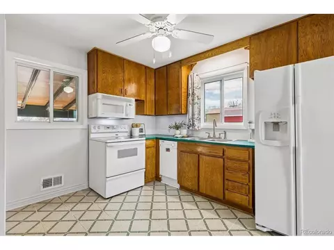 Kitchen - 308 109th Pl, Northglenn, CO 80233 photo 3 of 3