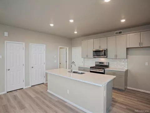 22195 E 7th Pl, Aurora, CO 80018 photo 8