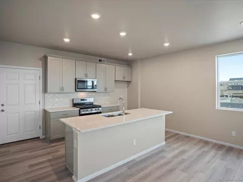 22195 E 7th Pl, Aurora, CO 80018 photo 5