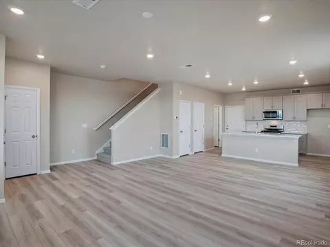 22195 E 7th Pl, Aurora, CO 80018 photo 3