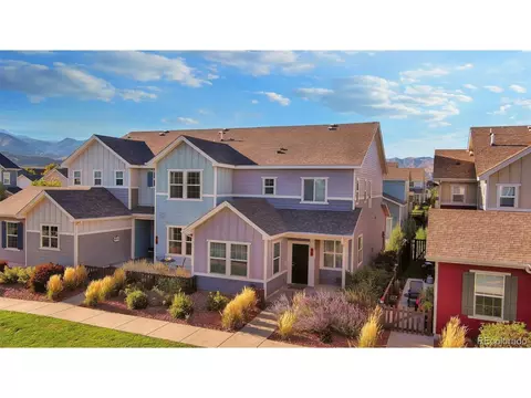 93 Mayflower St, Colorado Springs, CO 80905