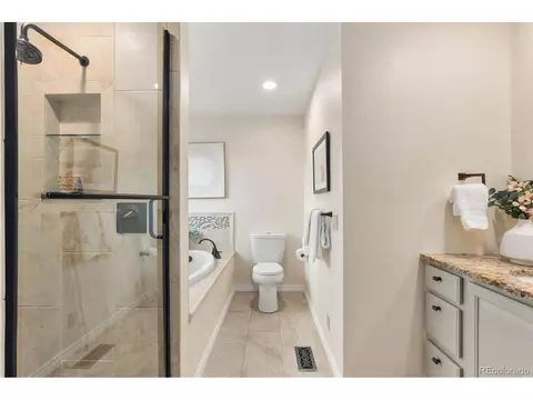 Bath - 4475 S Braun Way, Morrison, CO 80465 photo 3 of 5