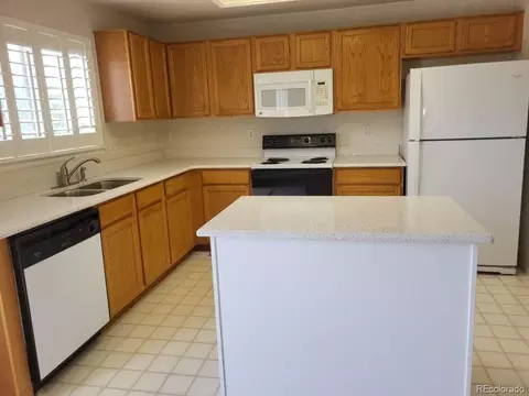 Kitchen - 17932 E Baltic Pl, Aurora, CO 80013 photo 2 of 2