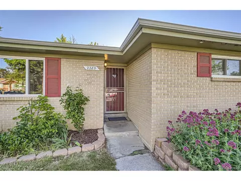 2285 Iola St, Aurora, CO 80010 photo 3