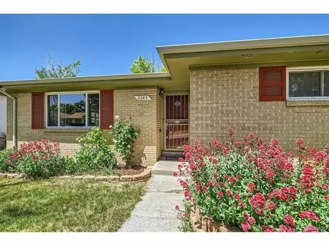 2285 Iola St, Aurora, CO 80010 photo 2