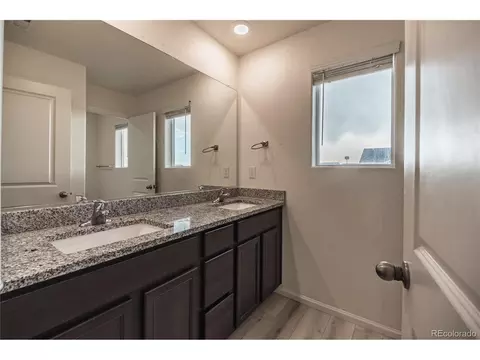 Bath - 350 Spruce St, Bennett, CO 80102 photo 4 of 5