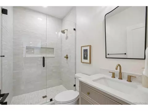 Bath - 5325 Pinehurst Dr, Boulder, CO 80301 photo 1 of 10