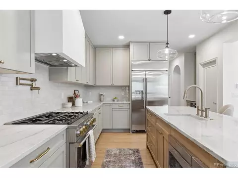 Kitchen - 5325 Pinehurst Dr, Boulder, CO 80301 photo 3 of 4