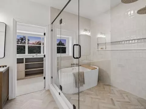 Bath - 5325 Pinehurst Dr, Boulder, CO 80301 photo 5 of 10