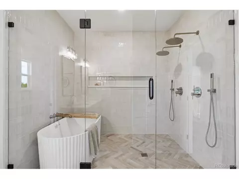 Bath - 5325 Pinehurst Dr, Boulder, CO 80301 photo 4 of 10