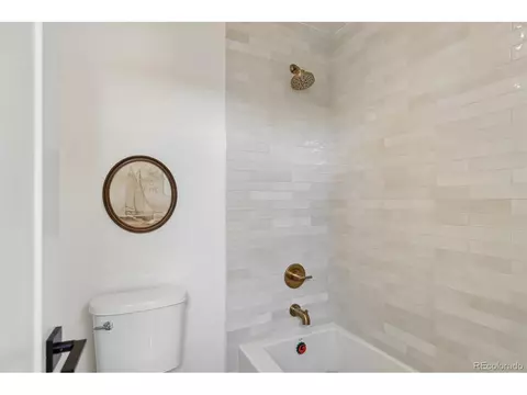 Bath - 5325 Pinehurst Dr, Boulder, CO 80301 photo 8 of 10