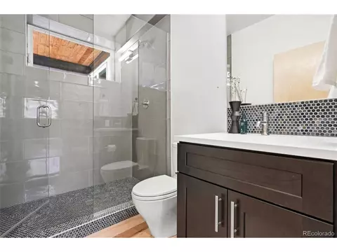 Bath - 2379 Ivanhoe St, Denver, CO 80207 photo 1 of 8
