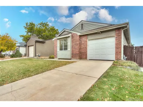 17947 E Bethany Pl, Aurora, CO 80013 photo 2