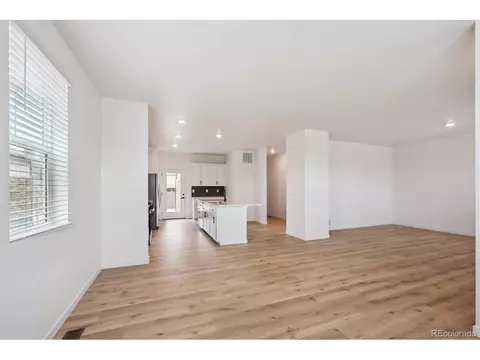 22273 E 6th Pl, Aurora, CO 80018 photo 8