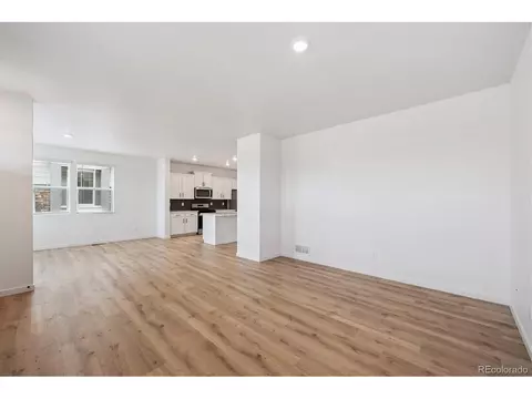 22273 E 6th Pl, Aurora, CO 80018 photo 5