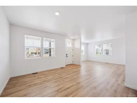 22273 E 6th Pl, Aurora, CO 80018 photo 4