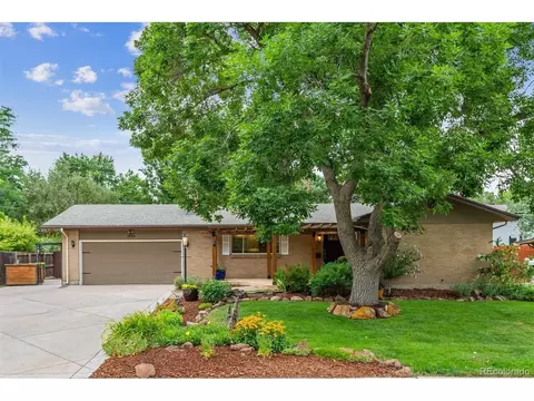 1033 S Iris St, Lakewood, CO 80226
