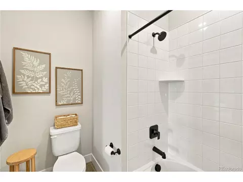 Bath - 16675 W 93rd Pl, Arvada, CO 80007 photo 6 of 10