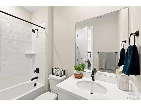 Bath - 16675 W 93rd Pl, Arvada, CO 80007 photo 5 of 10