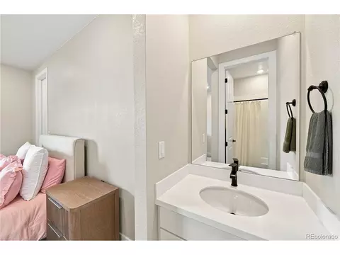 Bath - 16675 W 93rd Pl, Arvada, CO 80007 photo 8 of 10