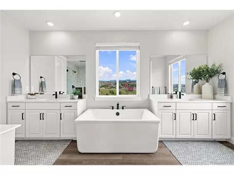 Bath - 16675 W 93rd Pl, Arvada, CO 80007 photo 3 of 10