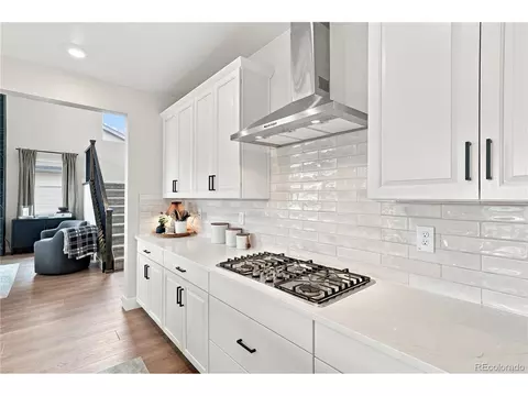 Kitchen - 16675 W 93rd Pl, Arvada, CO 80007 photo 5 of 6