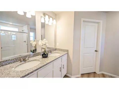 21890 E 38th Pl, Aurora, CO 80019 photo 18