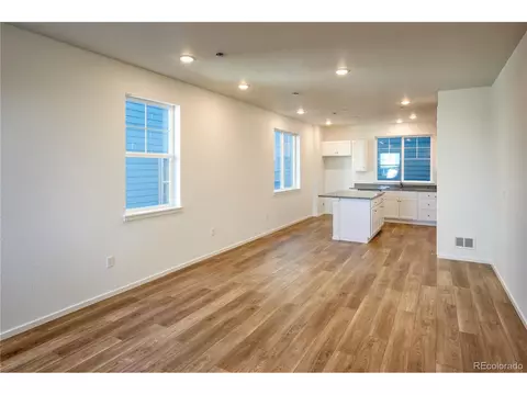 23921 E 40th Ave, Aurora, CO 80019 photo 4