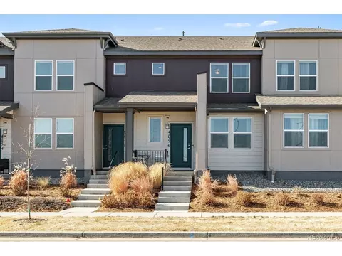 4755 Memphis St #6, Denver, CO 80239