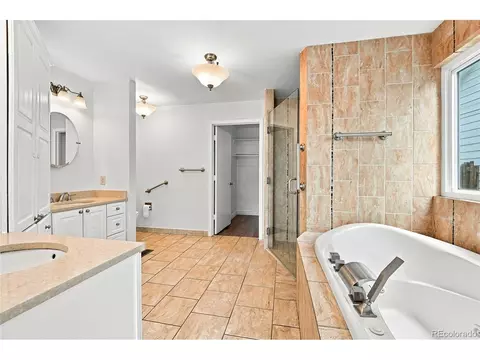Bath - 18290 E Harvard Pl, Aurora, CO 80013 photo 3 of 7