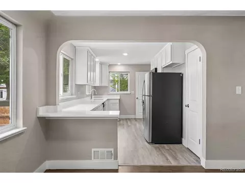 Kitchen - 9801 E 8th Ave, Aurora, CO 80010 photo 4 of 4
