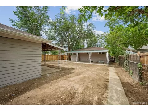 Exterior - 9801 E 8th Ave, Aurora, CO 80010 photo 4 of 5