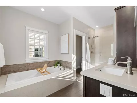 Bath - 8131 E 33rd Ave, Denver, CO 80238 photo 3 of 5