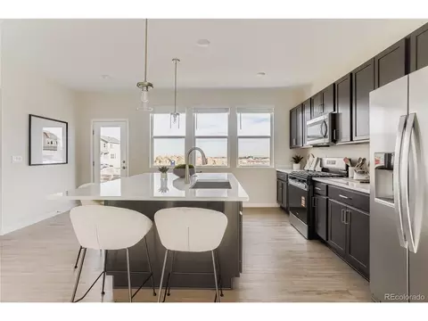 Kitchen - 13331 Merrymaker Dr, Longmont, CO 80504 photo 2 of 3