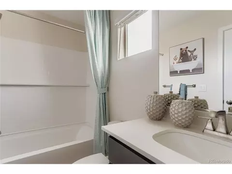 Bath - 13331 Merrymaker Dr, Longmont, CO 80504 photo 4 of 4