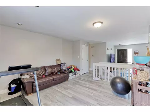 1405 E 97th Pl, Thornton, CO 80229 photo 6