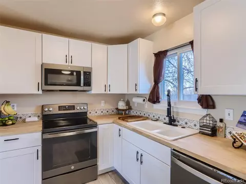 916 Mesa Ct, Windsor, CO 80550 photo 9