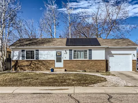 916 Mesa Ct, Windsor, CO 80550 photo 2