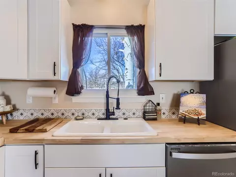 916 Mesa Ct, Windsor, CO 80550 photo 12