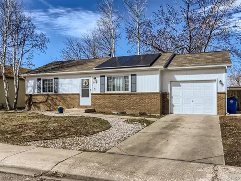 916 Mesa Ct, Windsor, CO 80550 photo 1