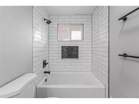 Bath - 7194 W 68th Ave, Arvada, CO 80003 photo 2 of 5