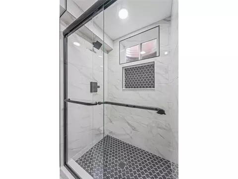 Bath - 7194 W 68th Ave, Arvada, CO 80003 photo 5 of 5
