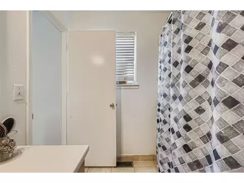 5044 Sable St, Denver, CO 80239 photo 4