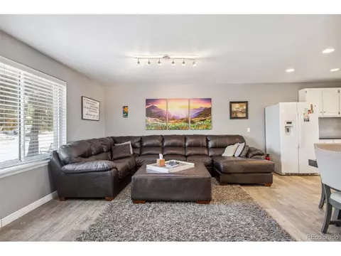 19269 Eldorado Dr, Aurora, CO 80013 photo 2
