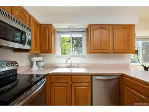 Kitchen - 4842 Earle Cir, Boulder, CO 80301 photo 3 of 5